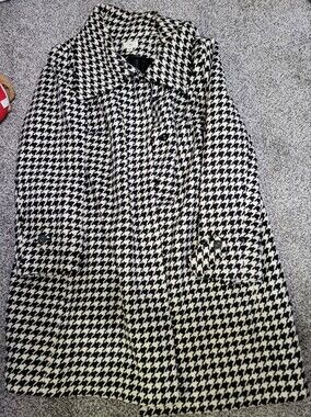 Classic Houndstooth Women's Peacoat Jacket - Black & Creme